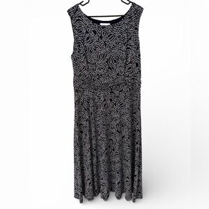 Women’s—NorthStyle Dark Blue & White Floral Print Sleeveless Midi Dress. Size 18